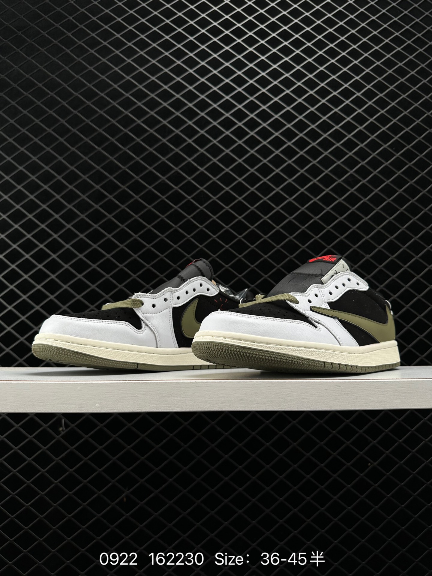 NIKE  Air Jordan 1 Low